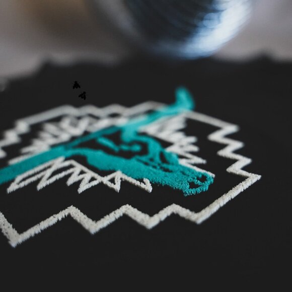 THE SANTA FE GRAPHIC TEE SHIRT DESIGNED BY 2FLYCO. NEW IN PACKAGE - Picture 5 of 9